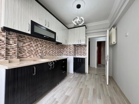 Bk Gayrimenkulden 3+1 Selçuklu Mah. Ara Katta Yapılı Masrafsız Satılık Daire