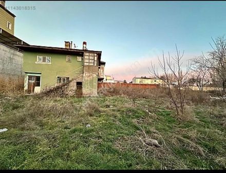 Hafik Merkezde Müstakil Ev