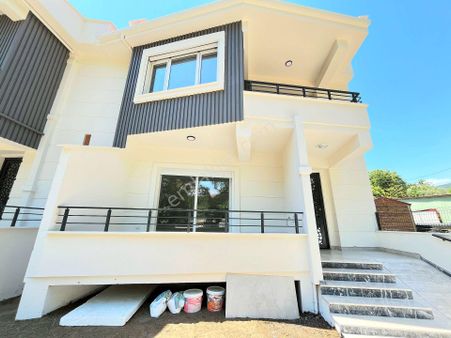 ▶ ▶akçay Körfez'den Güre'de Bahçeli Doğa Manzaralı Ön Cephe Sıfır Satılık 2+1 Daire