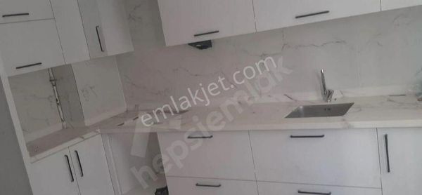 Çorum Merkez Bahçelievler Yeşilyurt Sokakta Yüksek Giriş