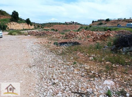 Ömer G.menkulden Pazarcık Kizirli Köyünde Yol Üstü Satılık Tarla