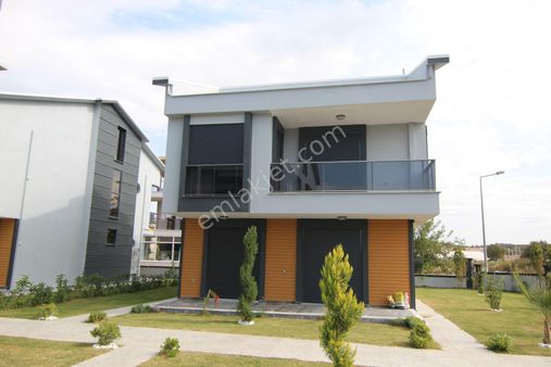 Didim'de Denize Yürüme Mesafesinde Site İçi Villalar