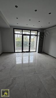 İstiklal Palazzoda 4.kat Amerikan Mutfaklı Sıfır 2+1 95m2