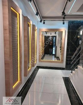 Ayvalık Altınova Merkezinde Lüks 2+1 Arı Emlaktan Satılıktır