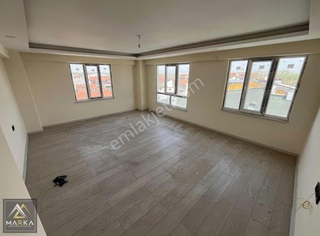 Marka'dan Şehrin Merkezin'de Hiltona 1 Dk Sıfır 5+1 Dubleks