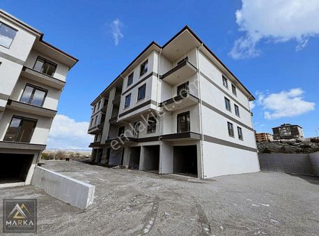 Marka'dan Zafertepe'de Garaj Üstü Sıfır-otoparklı Fırsat 3+1