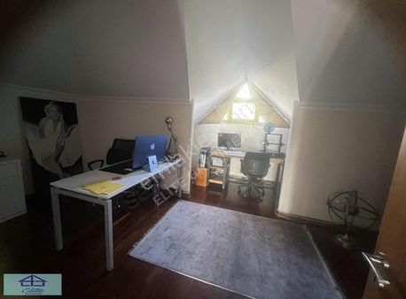 Elite'den Butik Sitede Boğaz Manzaralı Çatı Dubleksi