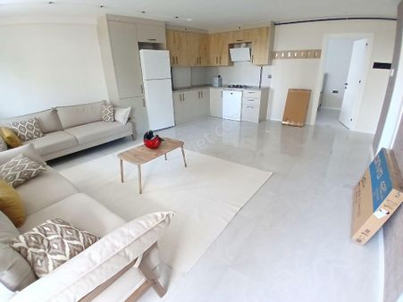 Karahasanlı'da Ş. Hastanesine 800 Mt. Ful Eşyalı, Kendine Ait 60 M2 Bahçesi Var.