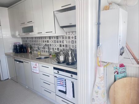 Taşkent Sitesinde Komple Yenilenmiş 3+1 Adalar Manzaralı