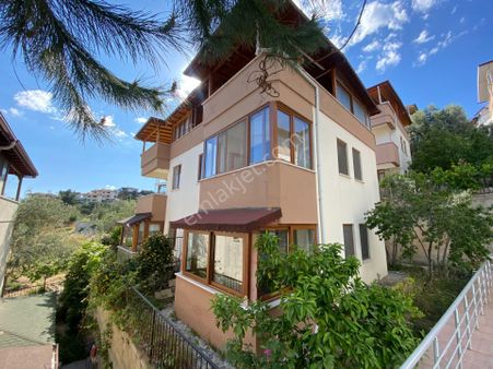 Altınoluk İlkbahar'dan Meşelik'te Deniz Manzaralı Deprem* Etütlü Bakımlı Fırsat Triplex Villa