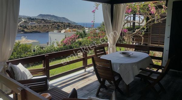 Gündoğan Kardeşler Sitesinde Deniz Manzaralı Villa