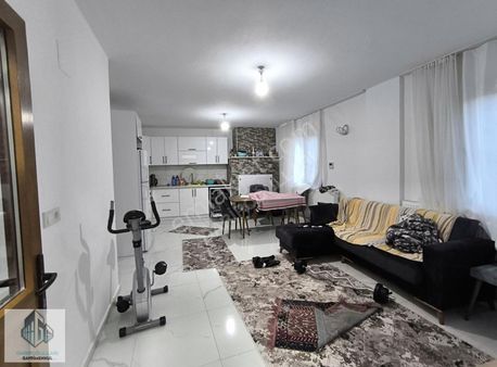 Garipoğulları Gayrimenkul'den 662 M² Arsa İçinde Müstakil Ev