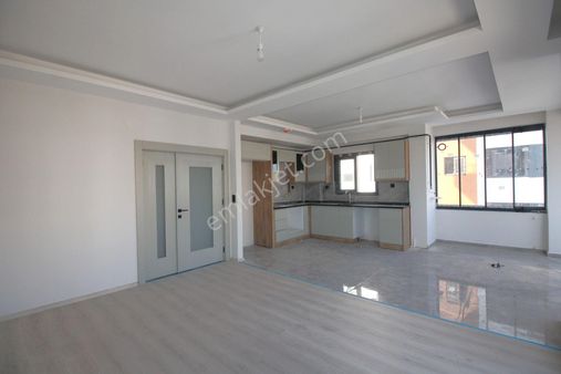 Retro’dan İşçiliği Ve Malzemesiyle Gözlerinizi Alamayacağınız Lüks 2+1