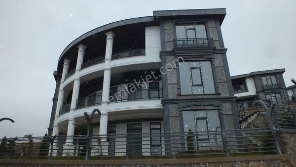Yalıncakta Satılık 7+1 Sıfır Tripleks Villa