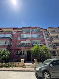 İnal Emlaktan Merkezde Satılık 3+1 130 M2 Daire