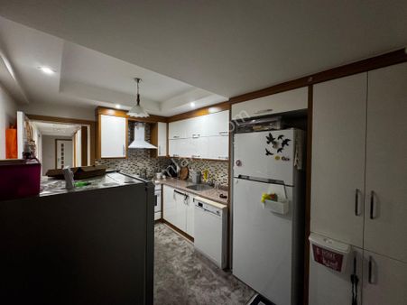 Kösehan Gayrimenkul'den Naz Bayrak Cadde Üzeri Fırsat 3+1 Daire