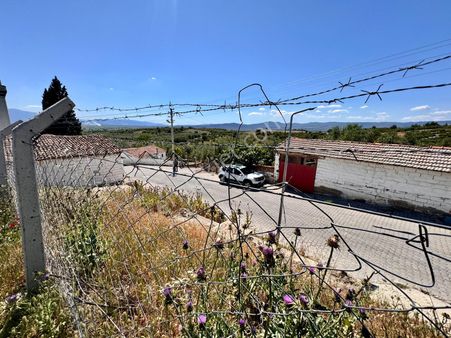 Manisa Kepenekli De 558 M2 Arsa , Telle Çevrili , Cadde Üstü