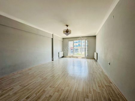 Battalgazi Mahallesinde Asansörlü Ebeveyn Banyolu 3+1 Ara Katta Full Yapılı Satılık Daire !!