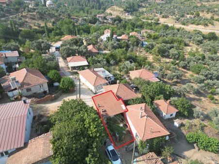 Antika Gayrimenkul'den Ödemiş Kerpiçlik Mah.satılık Müstakil Ev