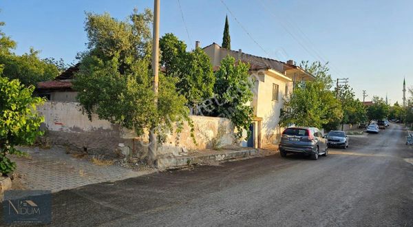 Denizli Çal İlçesi Akkent Beldesinde Bahçeli Müstakil 2 Katlı Ev