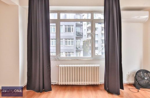 R-one Beyoğlu 3+1 Boğaz Manz. 140 M2 Asansörlü Satılık Daire-eng