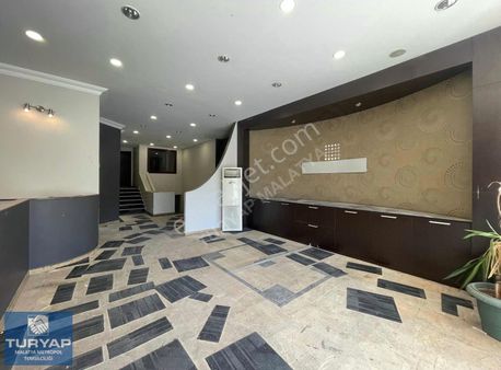 Turyap Metropol'den Vali Konağında Kiralık 600 M² Mağaza