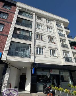 Marmaray Durağına Komşu İskanlı 2 Kat Otoparklı Balkonlu 2+1