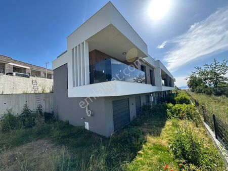 Güzelçamlı’da Havuzlu Sıfır Yapı 2+1 Daire