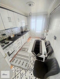 Güler Emlak'dan** Karapürçek Kedili Villa Mevki **ara Kat** 3+1*