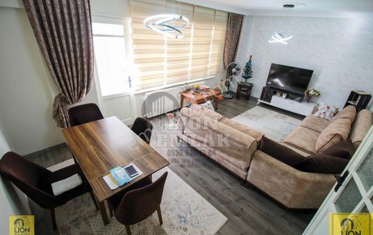 Erdek Yalı Mahallesi Nezih Site İçerisinde Satılık 2+1 100m² Ara Kat Daire