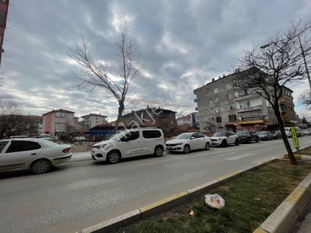 Güvenay - Çorum Cengiz Topel Caddesi Üzeri Satılık 2+1 Daireler
