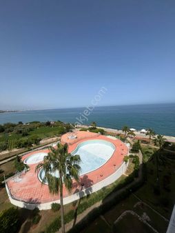 Tırtar Kumkuyu Sitesi'nde Denize Sıfır Havuzlu Yazlık