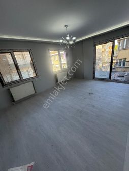 Alaşehir Umut Emlaktan Satılık 2+1