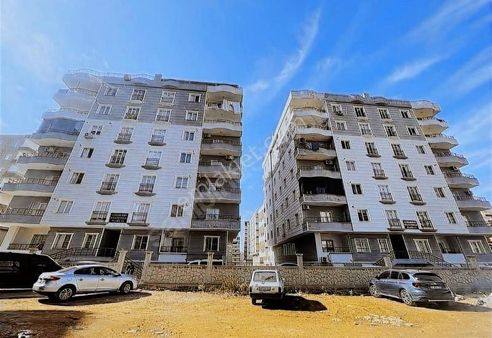 Gölbaş Emlaktan Site İçerisinde Satılık 3+1 Daire