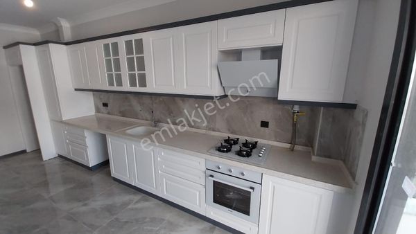 Yükselden Cennetayağının Göbeğinde Ebeveyn Banyo Ayrı Mutfak 2+1