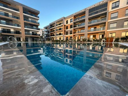 Kuşadası'nda Doğalgazlı Havuzlu Yeni Daireler