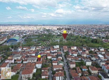 İstiklalde 192 M2 Arsa İçerisinde 3 Katlı Satılık Müstakil Ev
