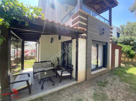 Doğuş Emlak'tan Gümüşlükte Satılık Müstakil Bahçeli 3+1 Villa