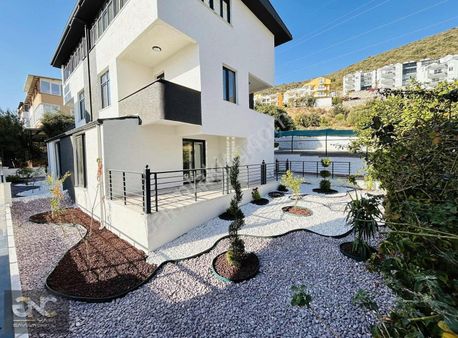 Didim Akbükte Tadilatları Tamamlanmış İki Adet Masrafsız Villa