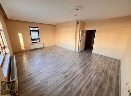 Tuna'dan İncirli'de Cadde Üzeri 3+1 Bağımsız Orta Kat Ön Cephe!