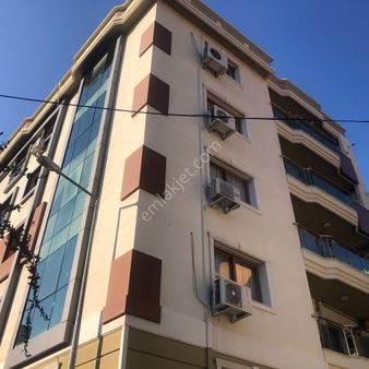 Karşıyaka Yalı Mahallesinde Satılık 3+1 Lüx Köşe Daire