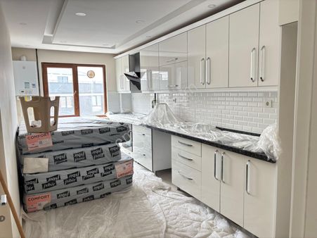 Çınarcık Merkezde Satılık Lüx 5+1 Dublex