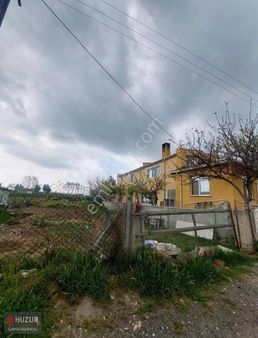 Huzurdan Satılık Müstakil 5 Dairelik Köy Evi