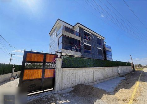 Torbalı Yazıbaşın'da 175m2 Ultra Lüks Tribleks Villa