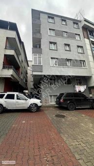 Acil Satılık Yenibosna'da 2+1 Düz Giriş Daire