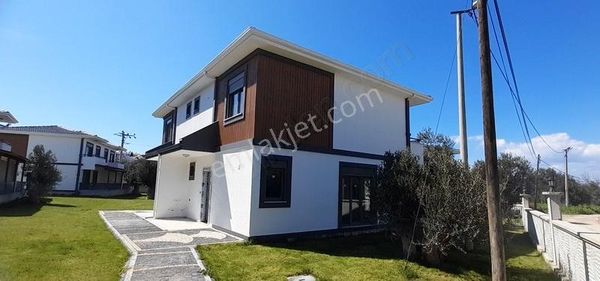 Rw Nefes' Ten Pelitköy' De Site İçerisinde 3+1 İkiz Villa