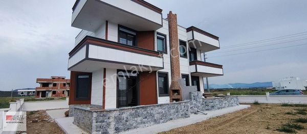 Rw Nefes'ten Gömeç Karaağaç Sahil Bölgesinde 2+1 Teraslı Villa