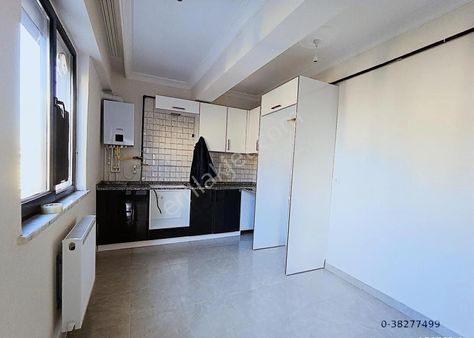 Sultanbeyli Devlet Hastanesinin Karşısında Geniş Satılık Daire