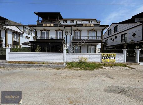 Alandere Satılık 3+1 Trıpleks Villa