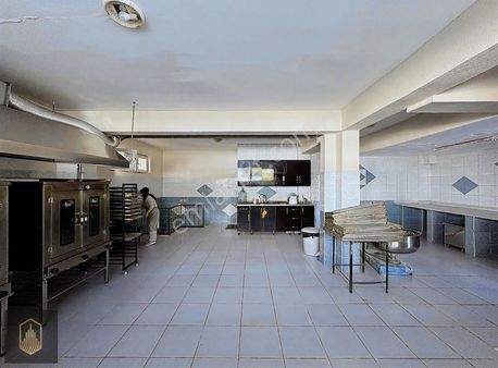 Toprak Gyd'den Fevizpaşa Mah. 185 M2 Zemin+bodrum Satılık Dükkan